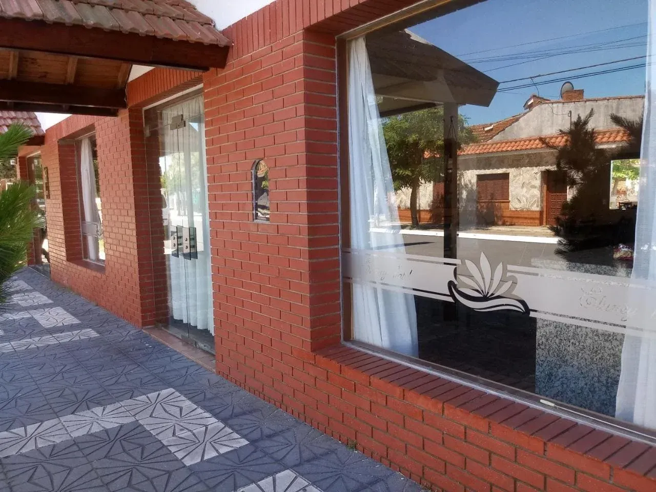 Imagen de Eluney Hotel